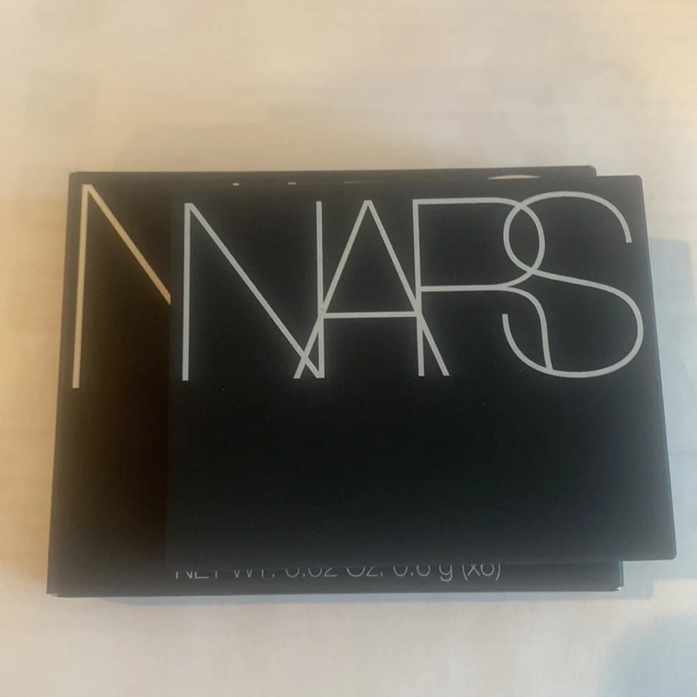 NARS VOYAGEUR EYESHADOW PALETTE in Hibiscus NIB $32
